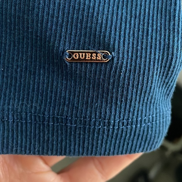 Women’s form flattering, button detail, Guess top - Picture 4 of 5